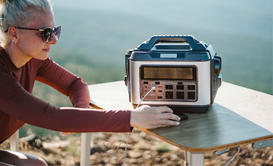 1000W portable power station